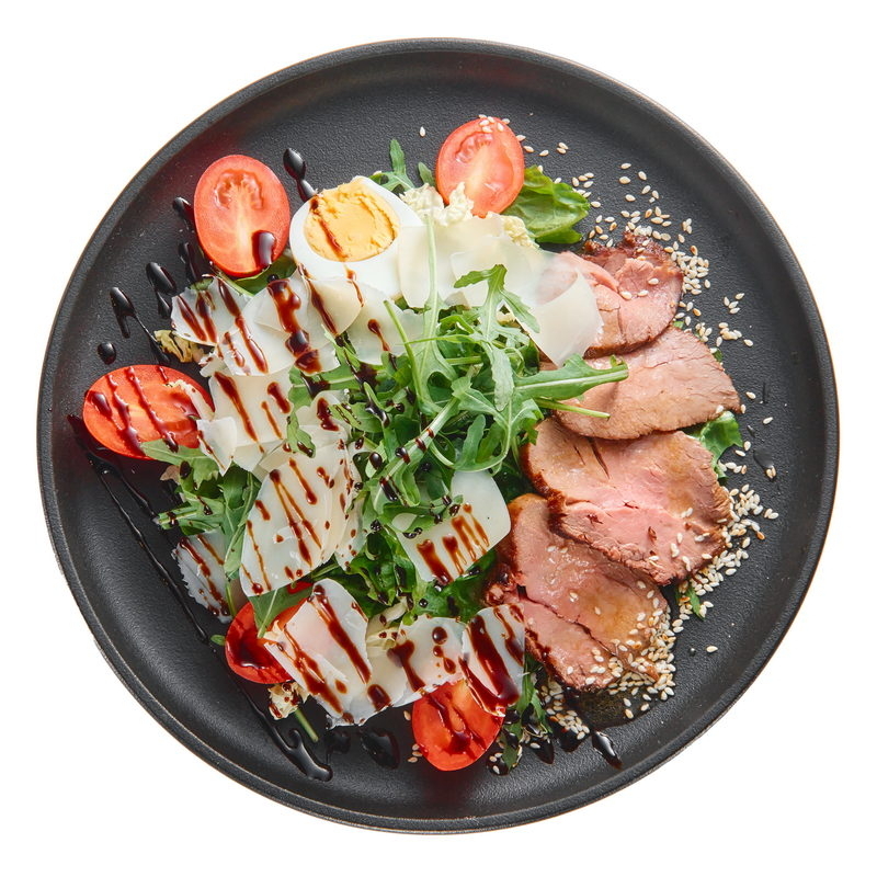 Салат с ростбифом и рукколой