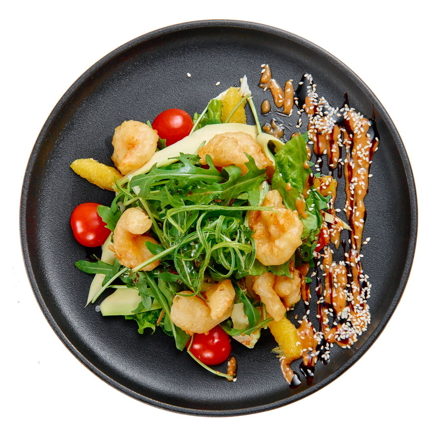 Салат с креветками в темпуре