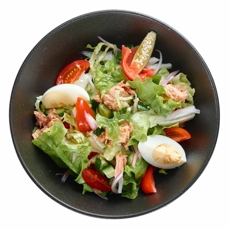 Салат с тунцом