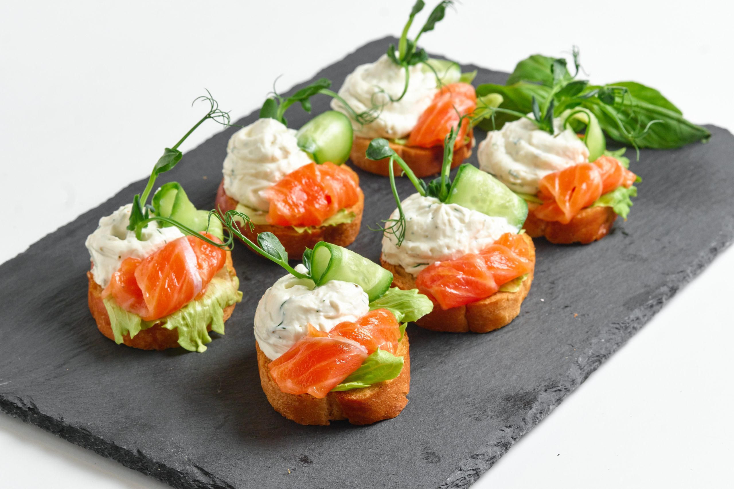 Брускетты с лососем 6 штук