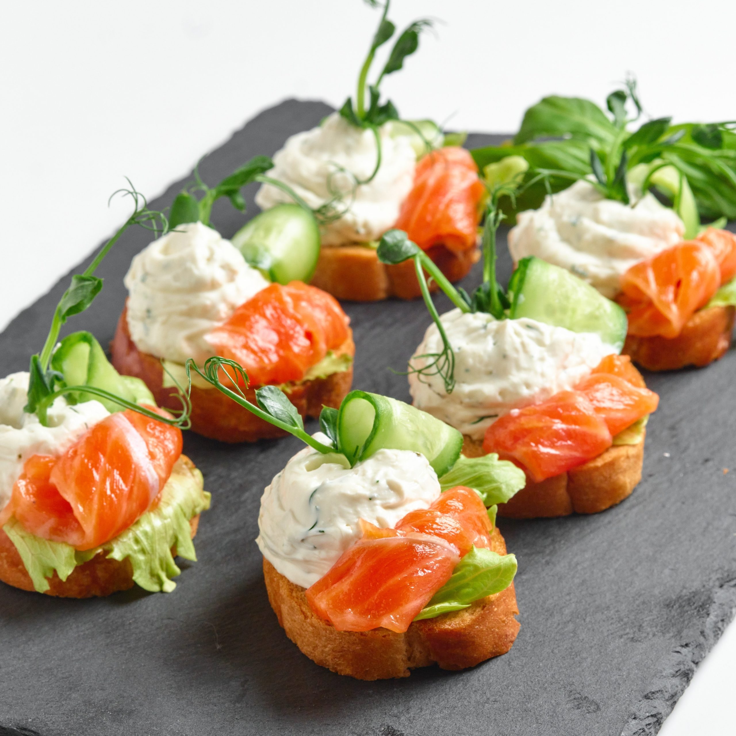 Брускетты с лососем 6 штук