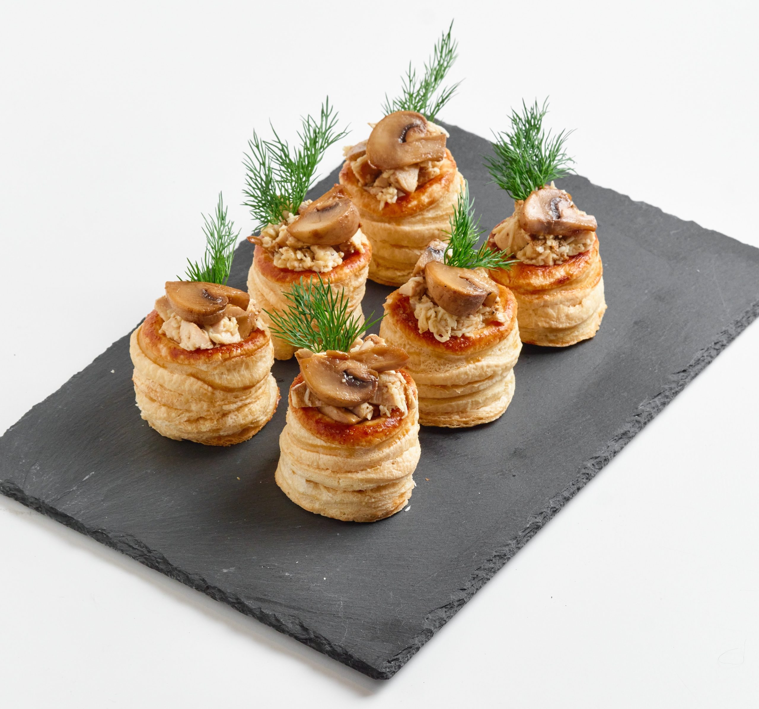 Тарталетки с жульеном из курицы 6 штук