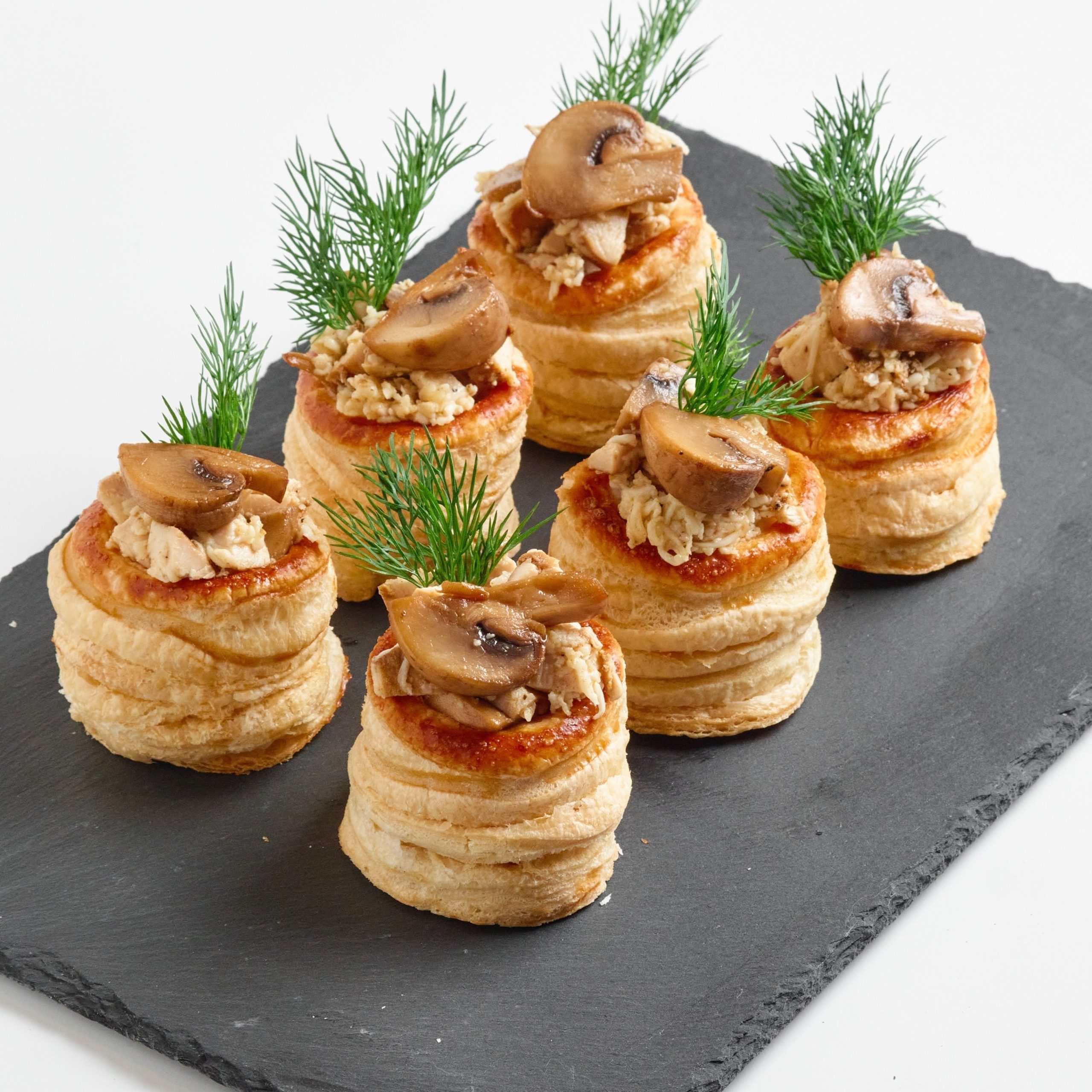 Тарталетки с жульеном из курицы 6 штук